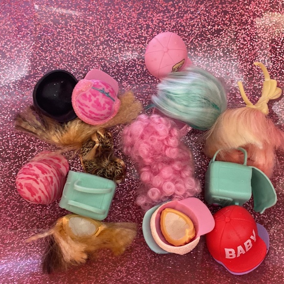 52 LOL Doll collection with accessories and wigs - Picture 12 of 12